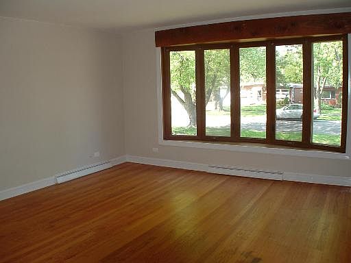 2nd image of 4831 Oak Center Dr