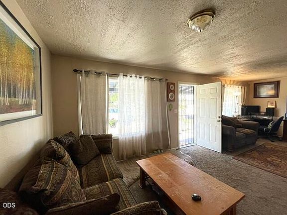 3rd image of 835 Cherry St