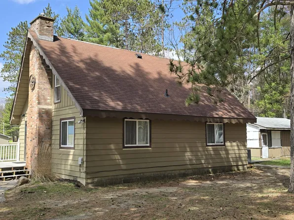 109 Woodcrest Dr, Roscommon, MI 48653