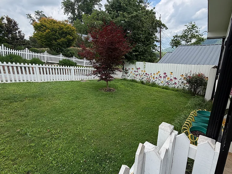 35 Pickett Hill St — Photo 4