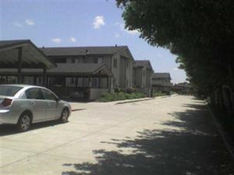 2nd image of 2778 McKee Rd