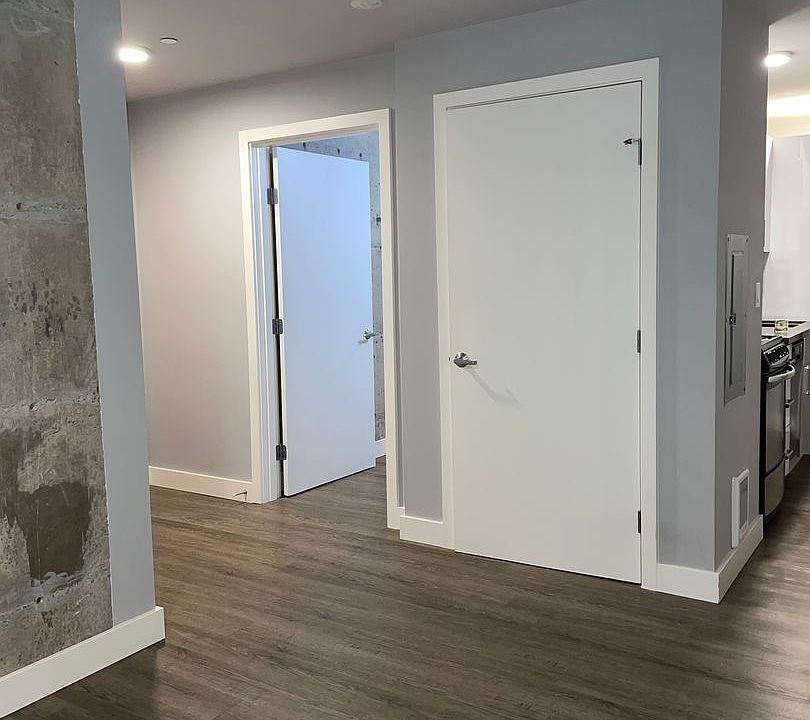 1st image of 215 Boylston Ave E #1