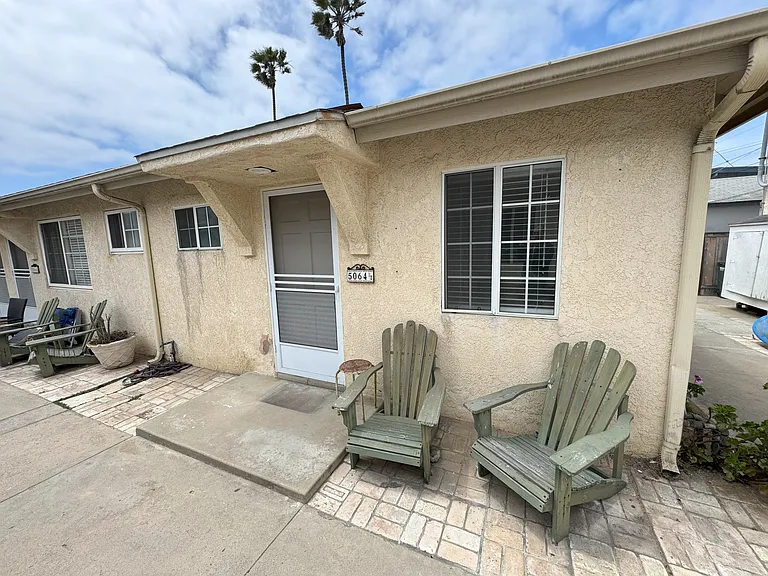 5058-68 Santa Monica Ave #5064.5 — Photo 4