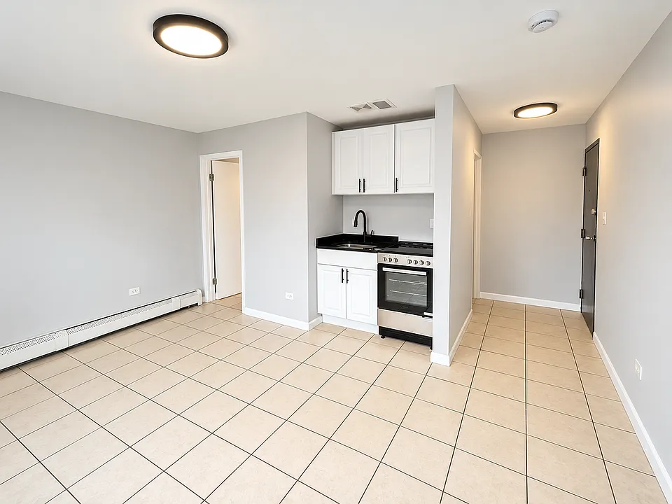 5657 W Fullerton Ave #306N