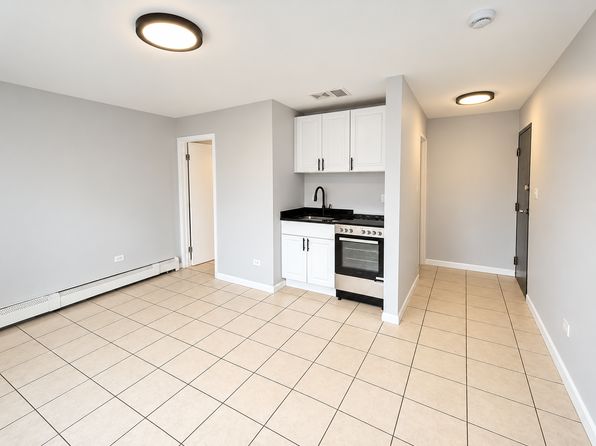 5657 W Fullerton Ave #306N