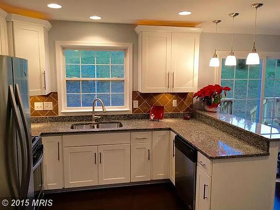 4th image of 3810 Carlyle Ct