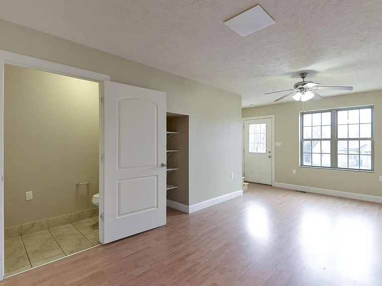 Mountain Grove Duplexes - 517MA — Photo 4