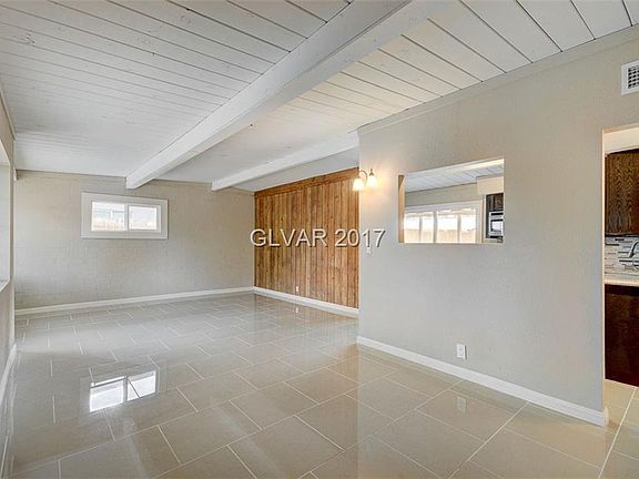 2nd image of 701 N Minnesota St