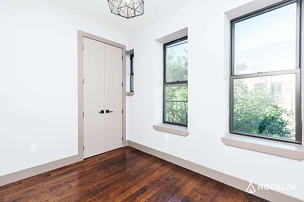 Rented by Nooklyn NYC LLC | media 47