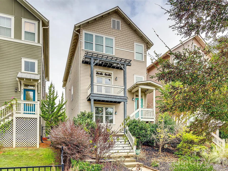 799 Herrons Ferry Rd