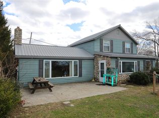 11786 Old Lake Rd, North East, PA 16428