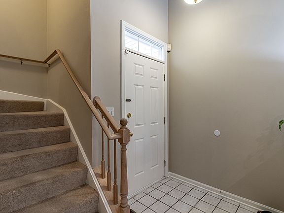 4th image of 431 Pine Lake Cir