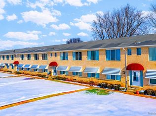 27094 Sandy Hill Ln #24, New Hudson, MI 48165