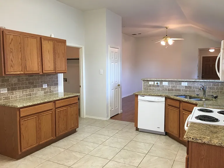 11405 Gloriosa Dr — Photo 7