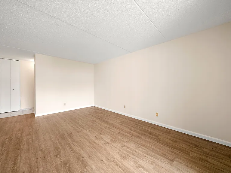 1077 River Rd #606 — Photo 14