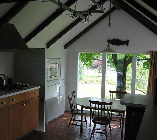 Eat in kitchen