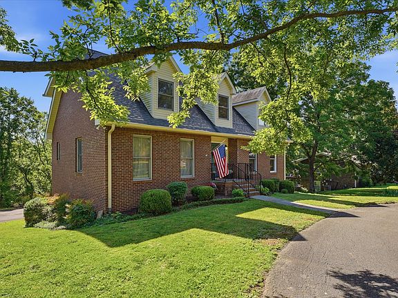2nd image of 812 Fonnic Dr