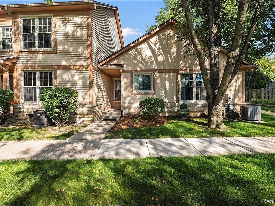 1st image of 524 Maria Dr