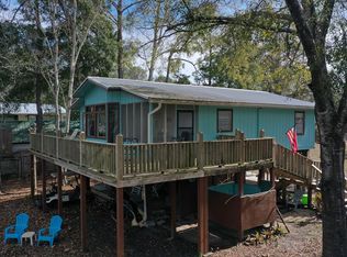 1009 Norfolk Ln NE, Steinhatchee, FL 32359