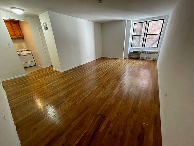 1st image of 27 E 13th St APT 4A