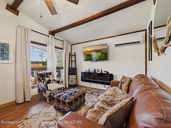 4th image of 111 Carters Ln