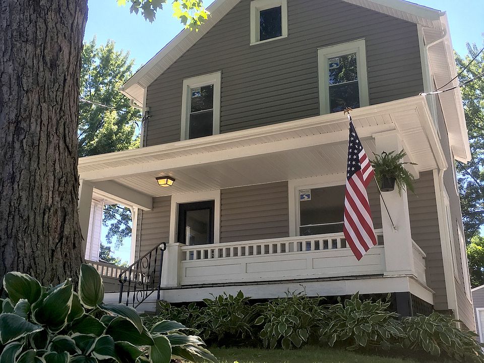 1st image of 2392 6th St