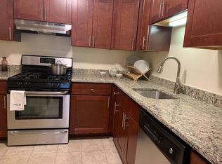9 Petunia Dr APT 2D, North Brunswick, NJ 08902