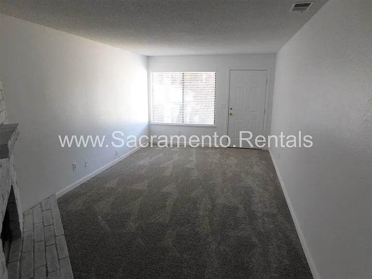 5840 Shelldrake Ct — Photo 3