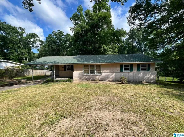 829 Woodlock Ln, Weaver, AL 36277