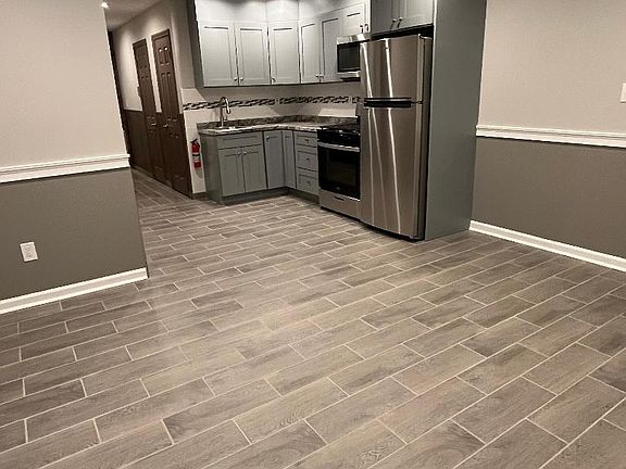 3rd image of 347 Belleville Ave APT A1