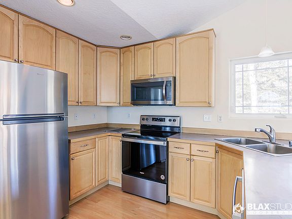 2nd image of 2930 N Point Ct