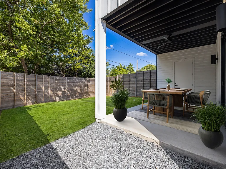 800 S Glasgow Dr — Photo 4