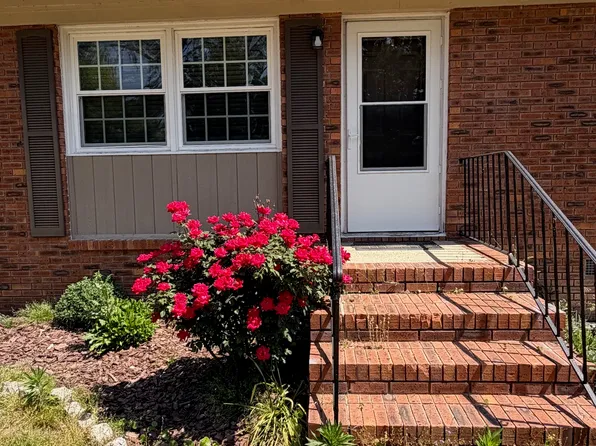 112 Longwood Ln APT B, Conway, SC 29527