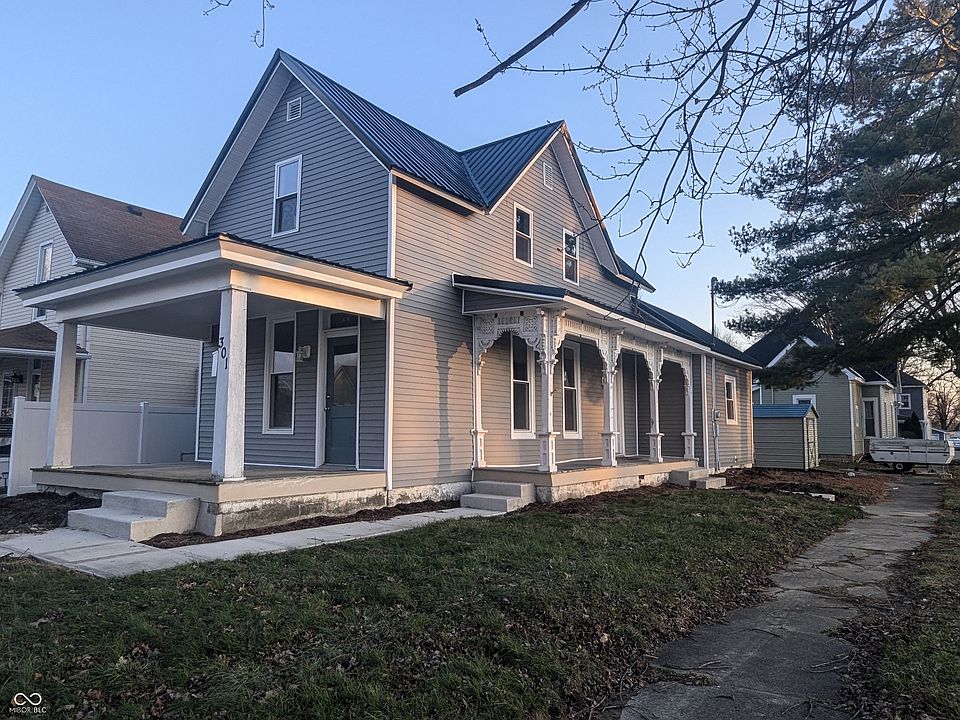 1st image of 301 E 7th St
