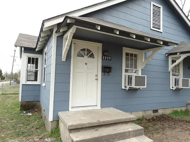 2229 Baltimore Ave — Photo 2