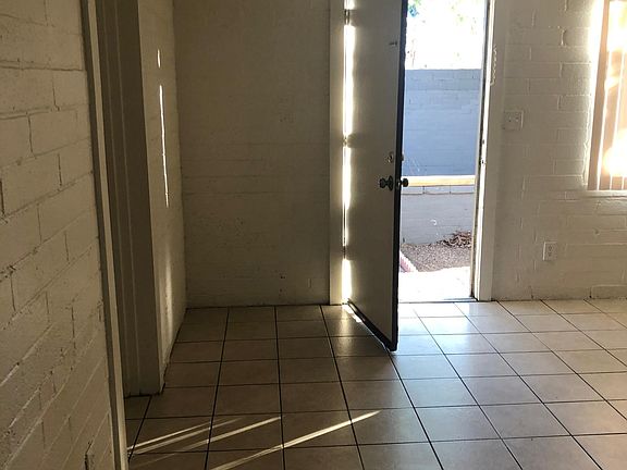 5th image of 10705 N 15th Ave APT 2