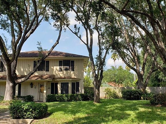3rd image of 1308 Palm Valley Dr E