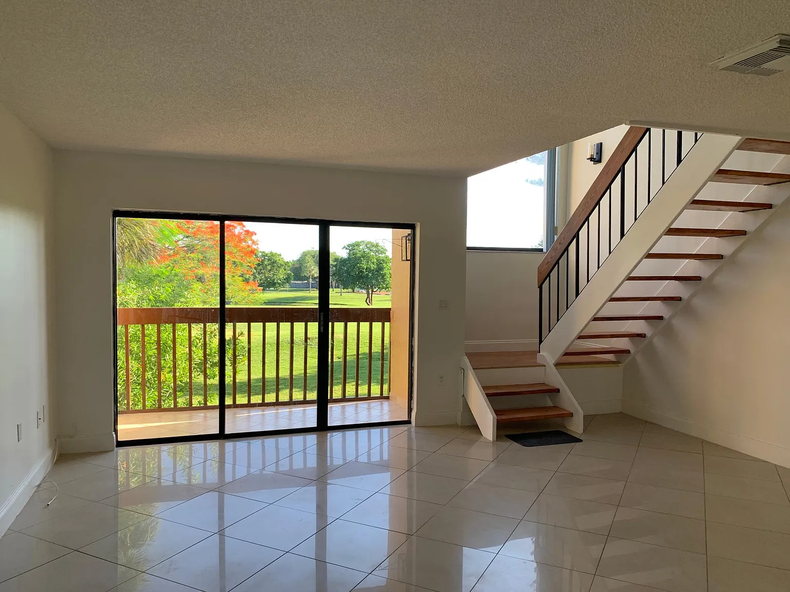 2 bed, 2.5 bath, 1520 sqft, $2,900 — Photo 2