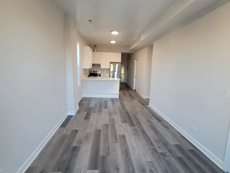2140 S Fairfield Ave #3F — Photo 5