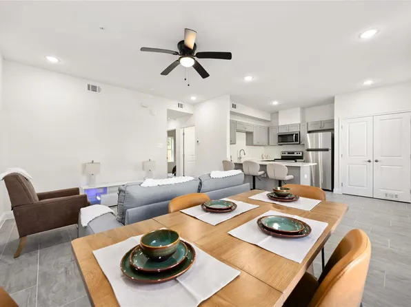 9129 Brandon St #B6, Houston, TX 77051