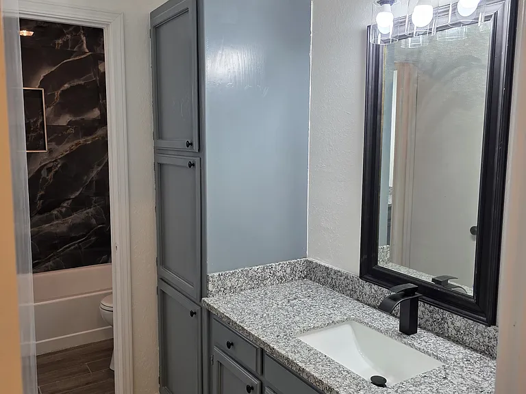 4923 Kennesaw Dr #D — Photo 10