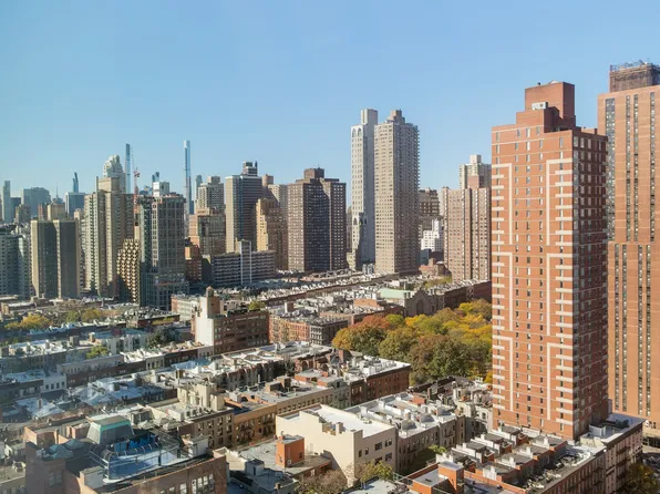 340 East 93rd Street image 7 of 11