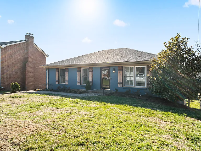4357 Clemens Dr — Photo 2