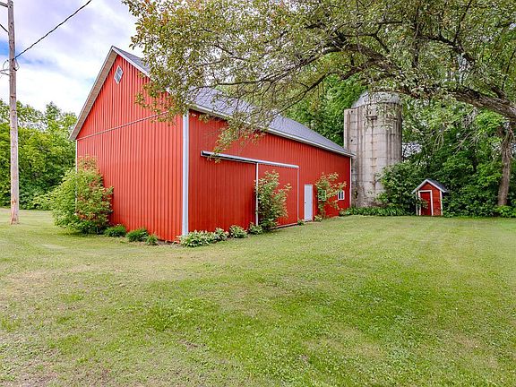 2nd image of 211 RIVER ROAD