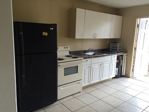 4th image of 304 NW 15th Ave