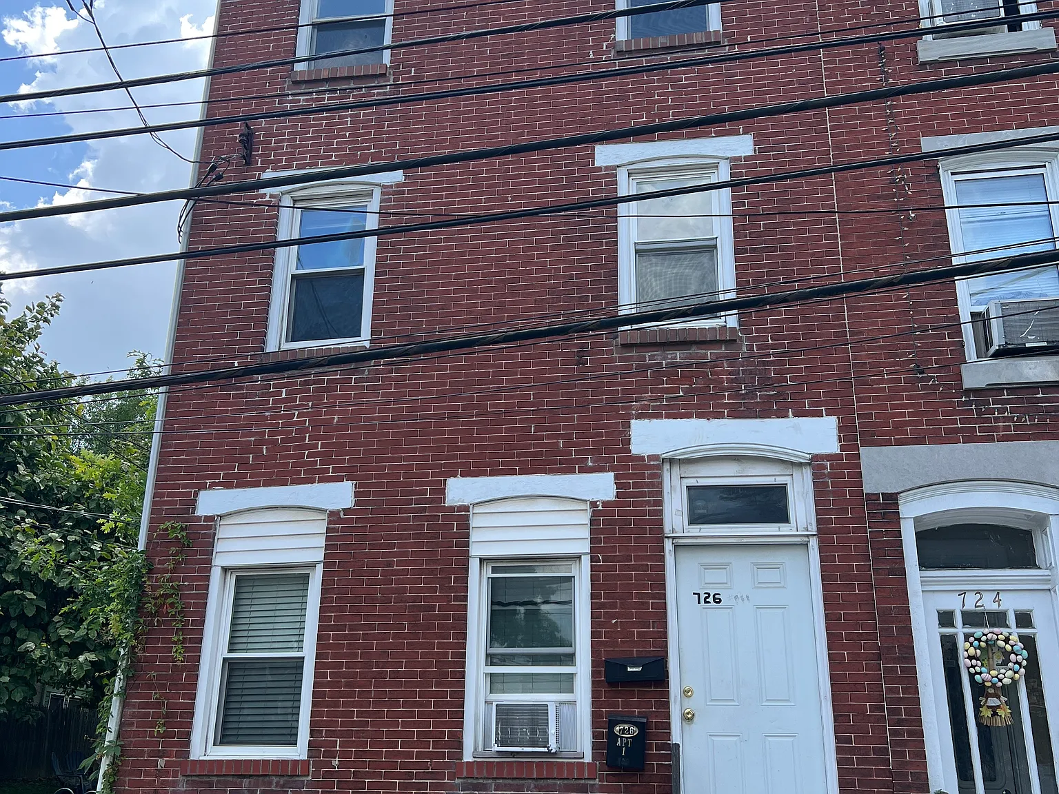 726 E Marshall Street — Photo 1