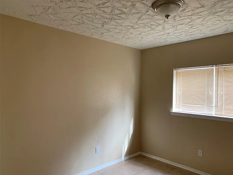 2511 Radcliffe Dr — Photo 10