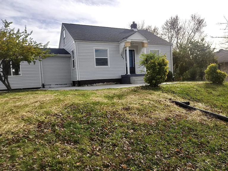 645 N Mulberry St — Photo 1
