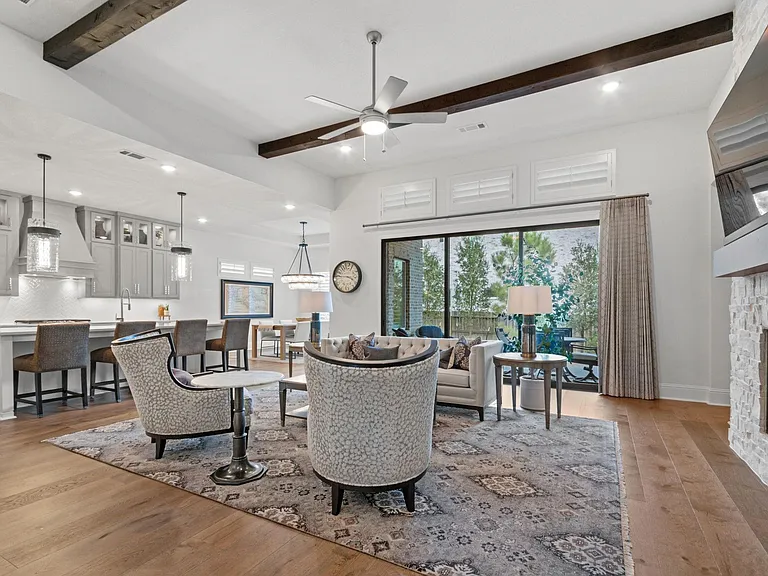 902 Falcon Hollow Ln — Photo 11