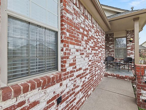 5th image of 3047 N Bramblewood St